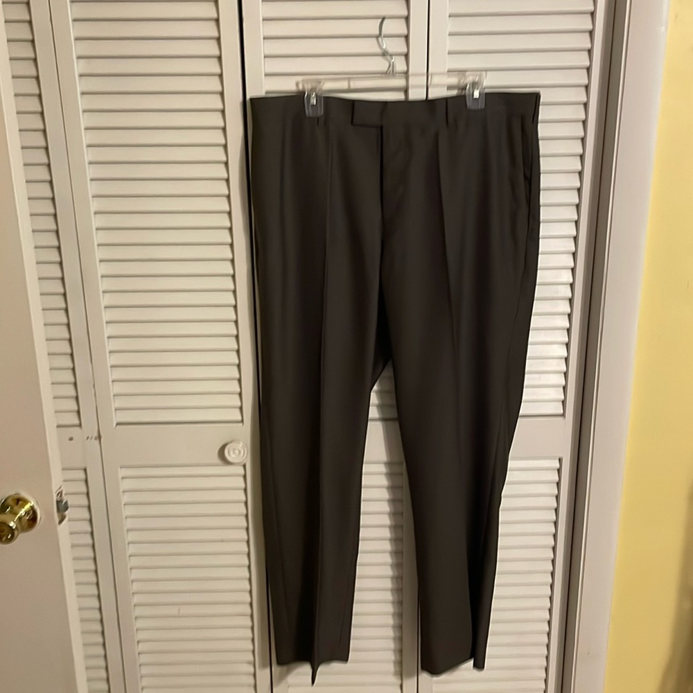 Perry Ellis Portfolio Modern Fit Men’s Dress Pants